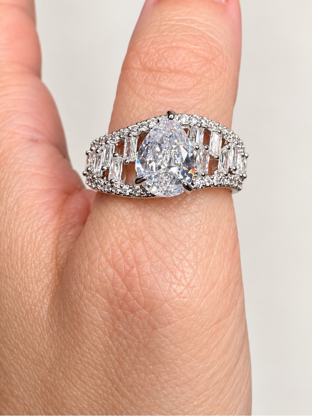 Bomb Party A Path to Brilliance Pear Cut Cubic Zirconia Ring Size 8 NWT